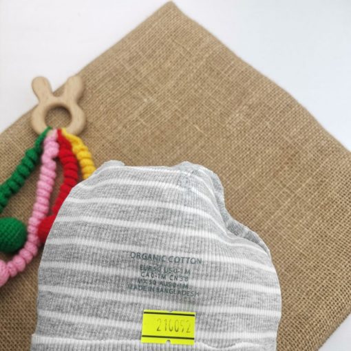 کلاه نوزادی H&M طرح طوسی راه راه سفید کبریتی لبه تاشده - Image 2
