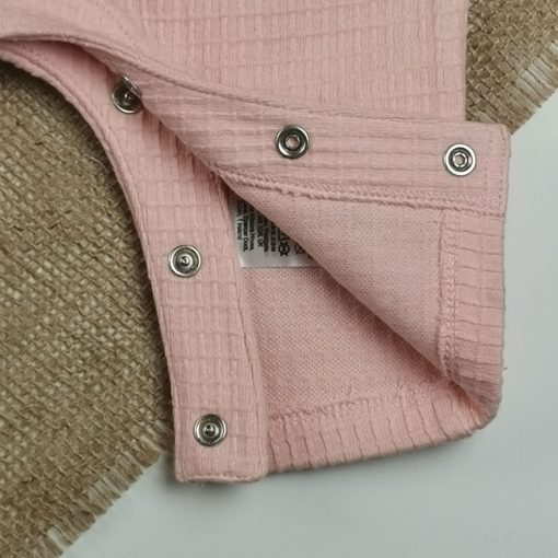 سرهمی نوزادی دخترانه آستین حلقه ای طرح پرک پرکی بیکوییتی گلبهی رنگ