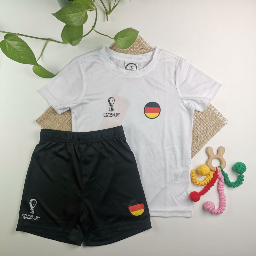 ست تیشرت و شلوارک پسرانه آستین کوتاه طرح فیفا سفید رنگ - 6-8 سال