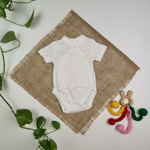 بادی نوزادی آستین کوتاه برند twins چپ و راستی سفید رنگ - 0-3 ماه