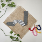 جوراب شلواری طرح راه راه طوسی رنگ