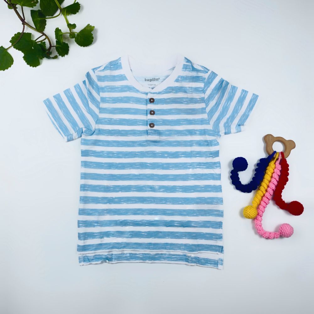 تیشرت پسرانه آستین کوتاه برند لوپیلو طرح راه راه دکمه دار سفید رنگ