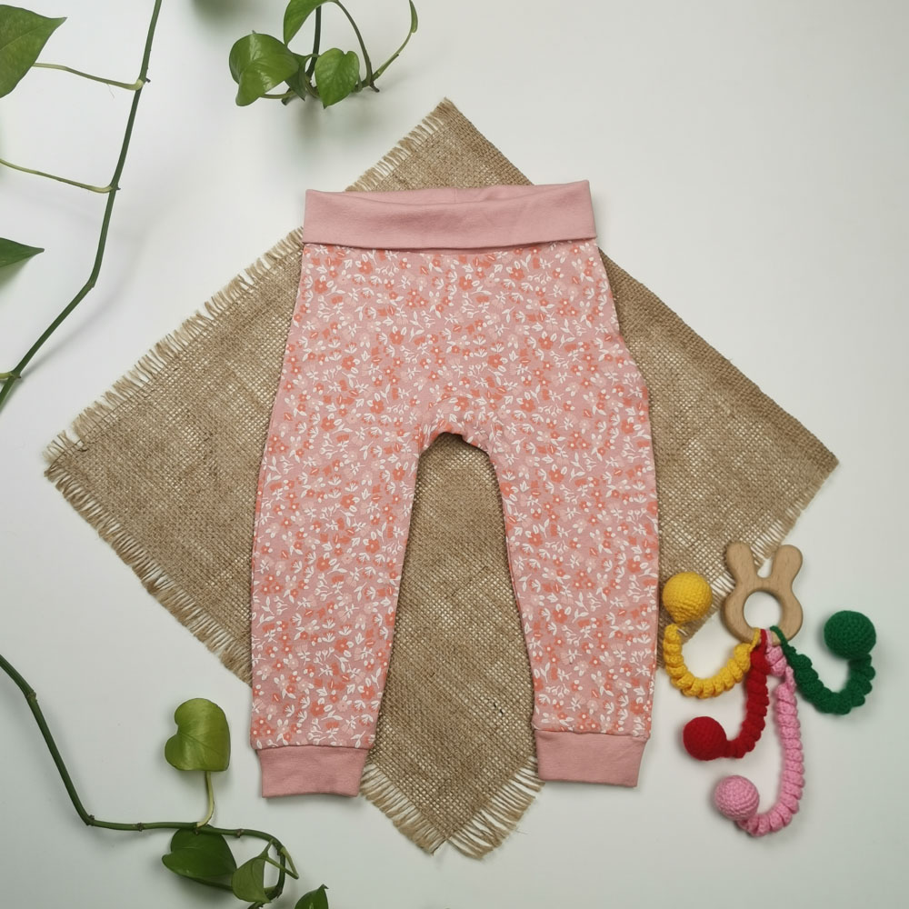 شلوار اسلش نوزادی دخترانه برند لوپیلو طرح گل گلی کمرکش صورتی رنگ - 2 تا 6 ماه