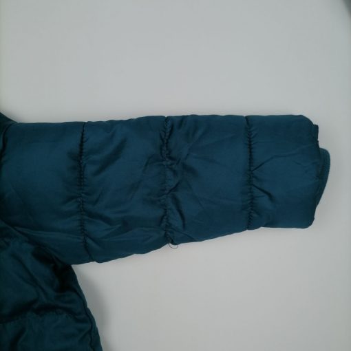 کاپشن نوزادی آستین بلند برند Poco piano طرح نوشته دار پفی و توکرکی سبز کله غازی رنگ