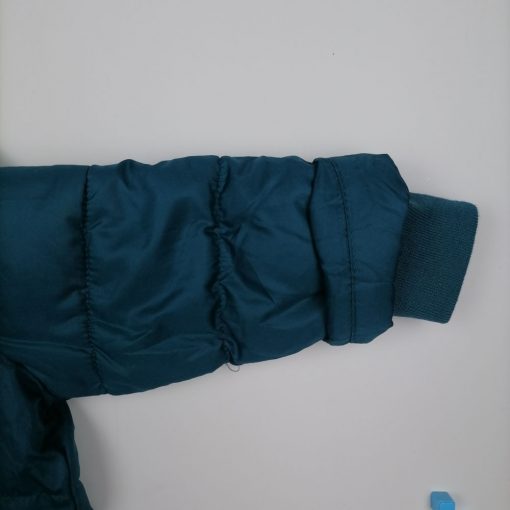 کاپشن نوزادی آستین بلند برند Poco piano طرح نوشته دار پفی و توکرکی سبز کله غازی رنگ