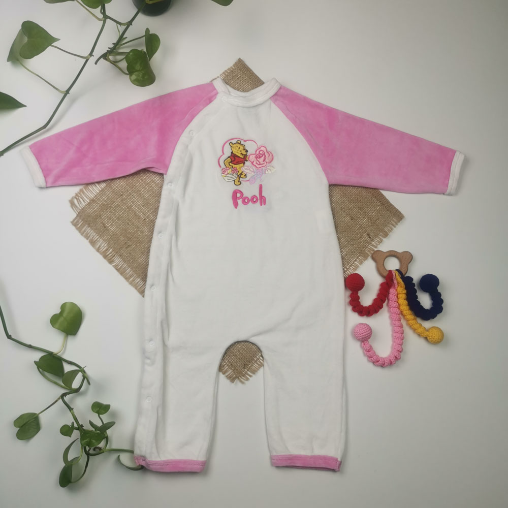 سرهمی نوزادی دخترانه آستین بلند برند Disney طرح گل دار پو سفید رنگ - 12 تا 18 ماه