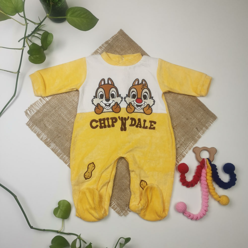 سرهمی نوزادی آستین بلند برند Disney طرح جوراب دار سنجاب زرد رنگ - 3 تا 6 ماه
