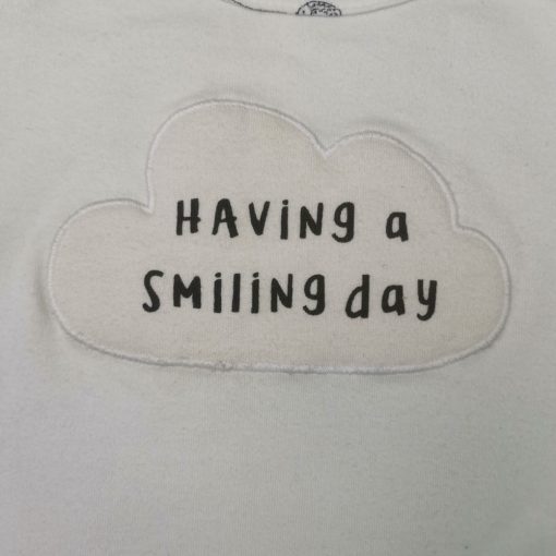 سرهمی نوزادی آستین بلند طرح ابر نوشته دار جوراب دار سفید رنگ - 3 ماه