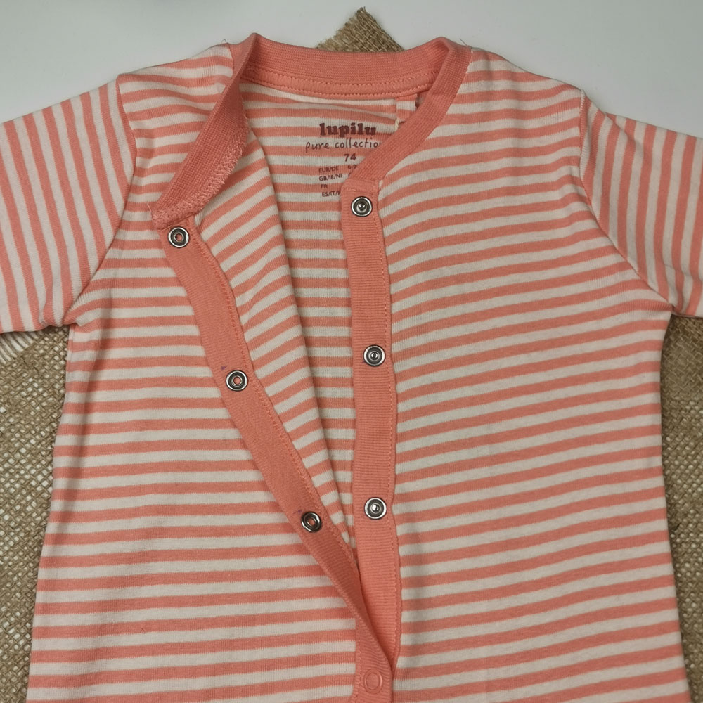 سرهمی نوزادی دخترانه آستین بلند برند لوپیلو طرح راه راه جوراب دار گلبهی رنگ