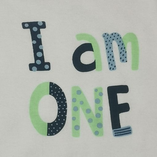 سرهمی نوزادی پسرانه آستین بلند طرح نوشته دار جوراب دار دستکش دار سفید رنگ - 3 تا 6 ماه