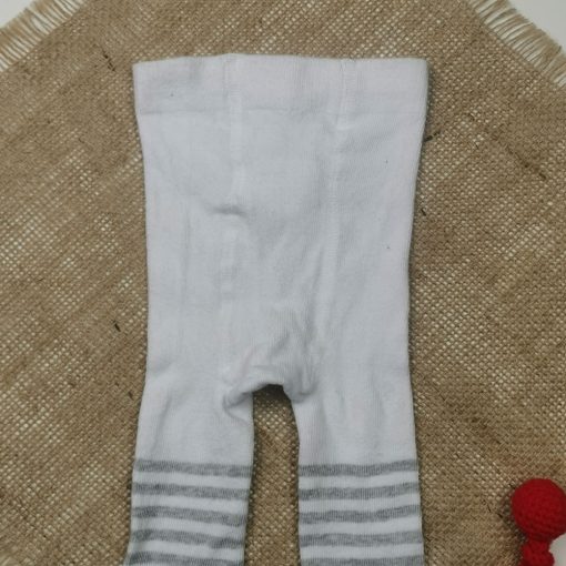 جوراب شلواری نوزادی برند poco piano طرح راه راه استوپ دار سفید رنگ