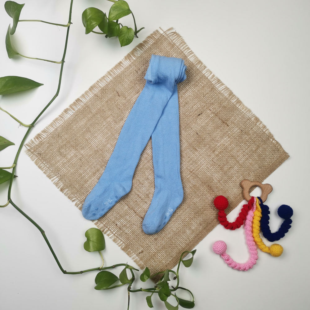 جوراب شلواری نوزادی برند poco piano استوپ دار آبی روشن رنگ