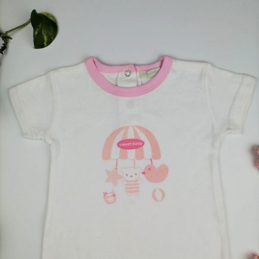 رامپر نوزادی دخترانه آستین کوتاه طرح اردک و خرس سفید رنگ