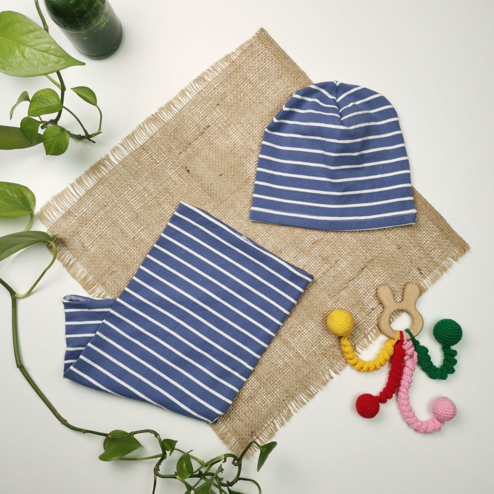 ست کلاه شالگردن طرح راه راه سفید رنگ  - 6 تا 8 سال