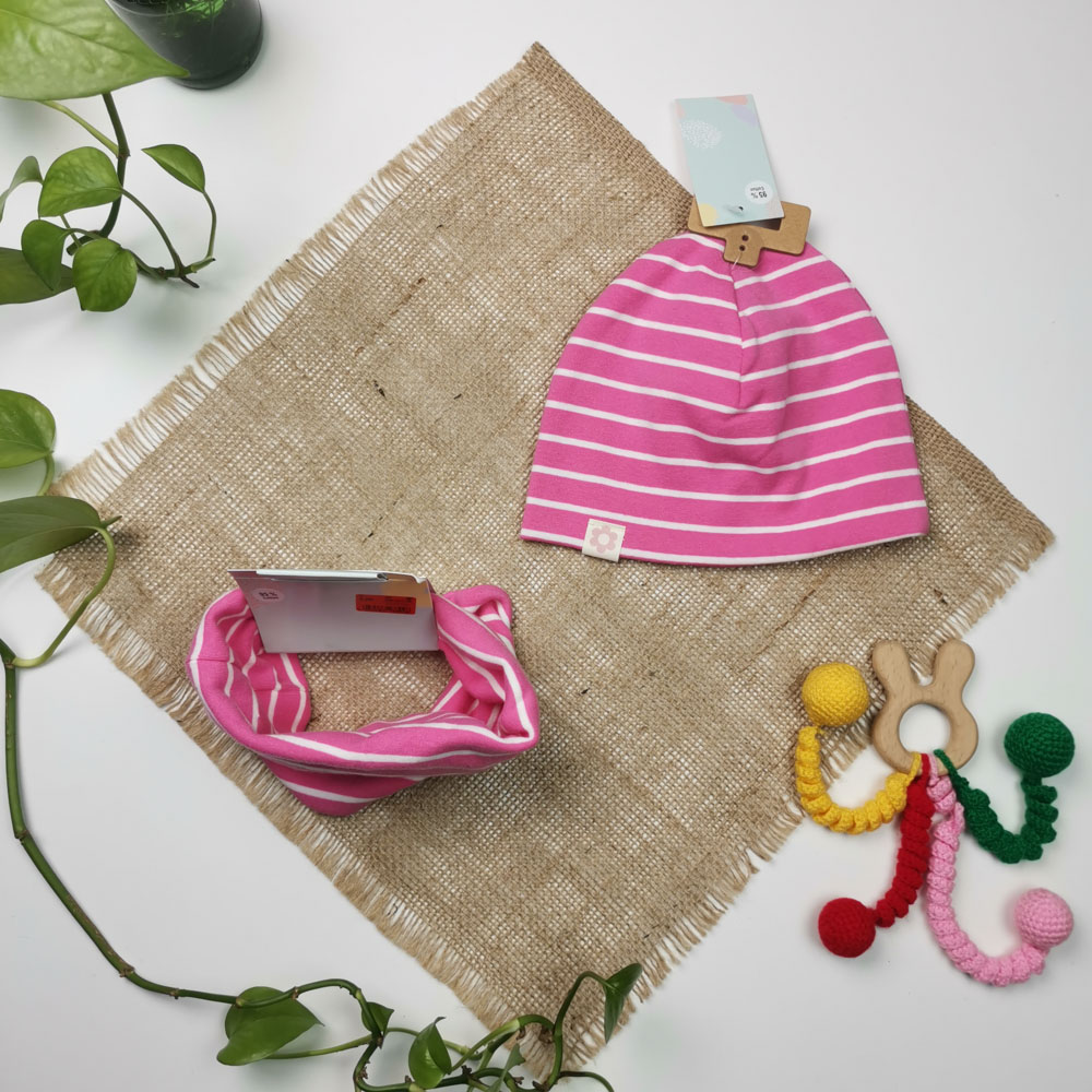 ست کلاه شالگردن دخترانه طرح گل سفید رنگ  - 6 تا 8 سال