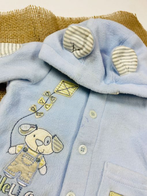 ایراد دار _ سویشرت نوزادی پسرانه آستین بلند طرح خرگوش کلاه دار جلو دکمه آبی روشن رنگ - 2 تا 6 ماه