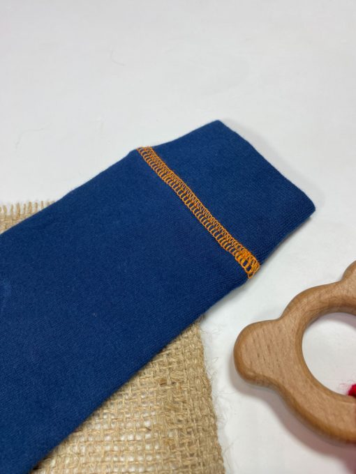 ایراد دار _ سویشرت نوزادی پسرانه آستین بلند طرح پلنگ کلاه دار جلو بسته نیم زیپ جیب دار سورمه ای رنگ  - 6 تا 12 ماه