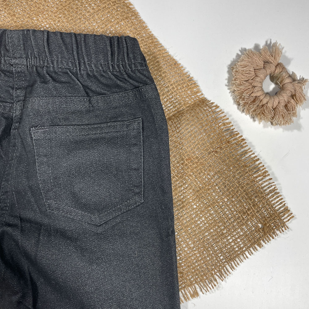 شلوار دخترانه راسته برند Kuniboo طرح ساده پشت جیب دار طوسی تیره رنگ