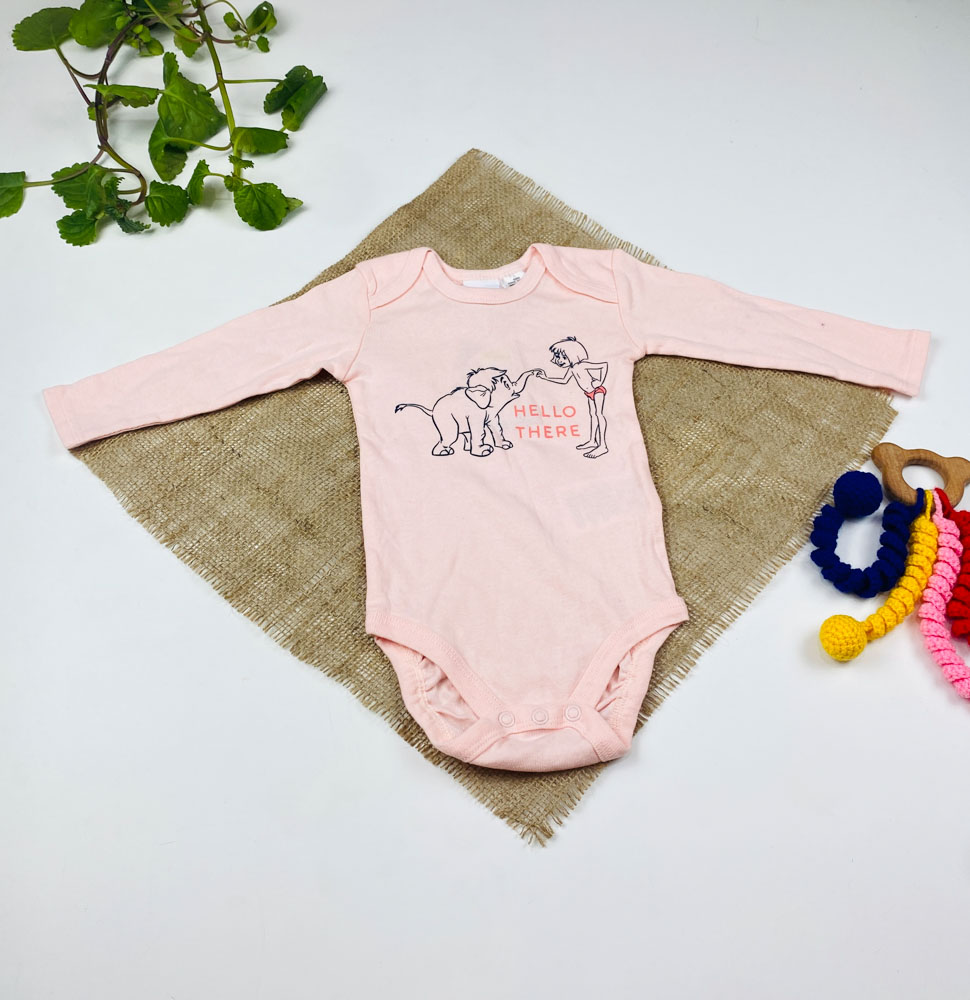 بادی نوزادی آستین بلند برند دیزنی طرح پسر و فیل صورتی کمرنگ