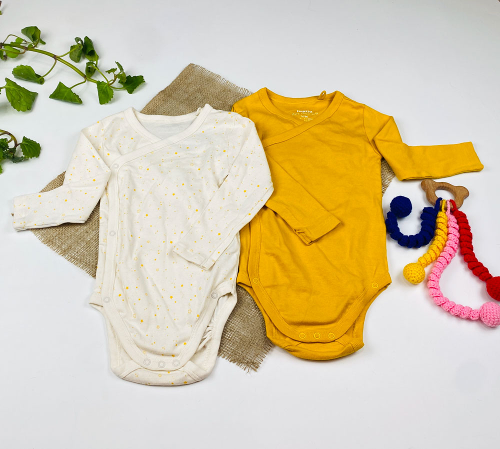 ست دو عددی بادی نوزادی آستین بلند برند لوپیلو طرح ستاره ای چپ و راستی زرد رنگ - 6 تا 12 ماه