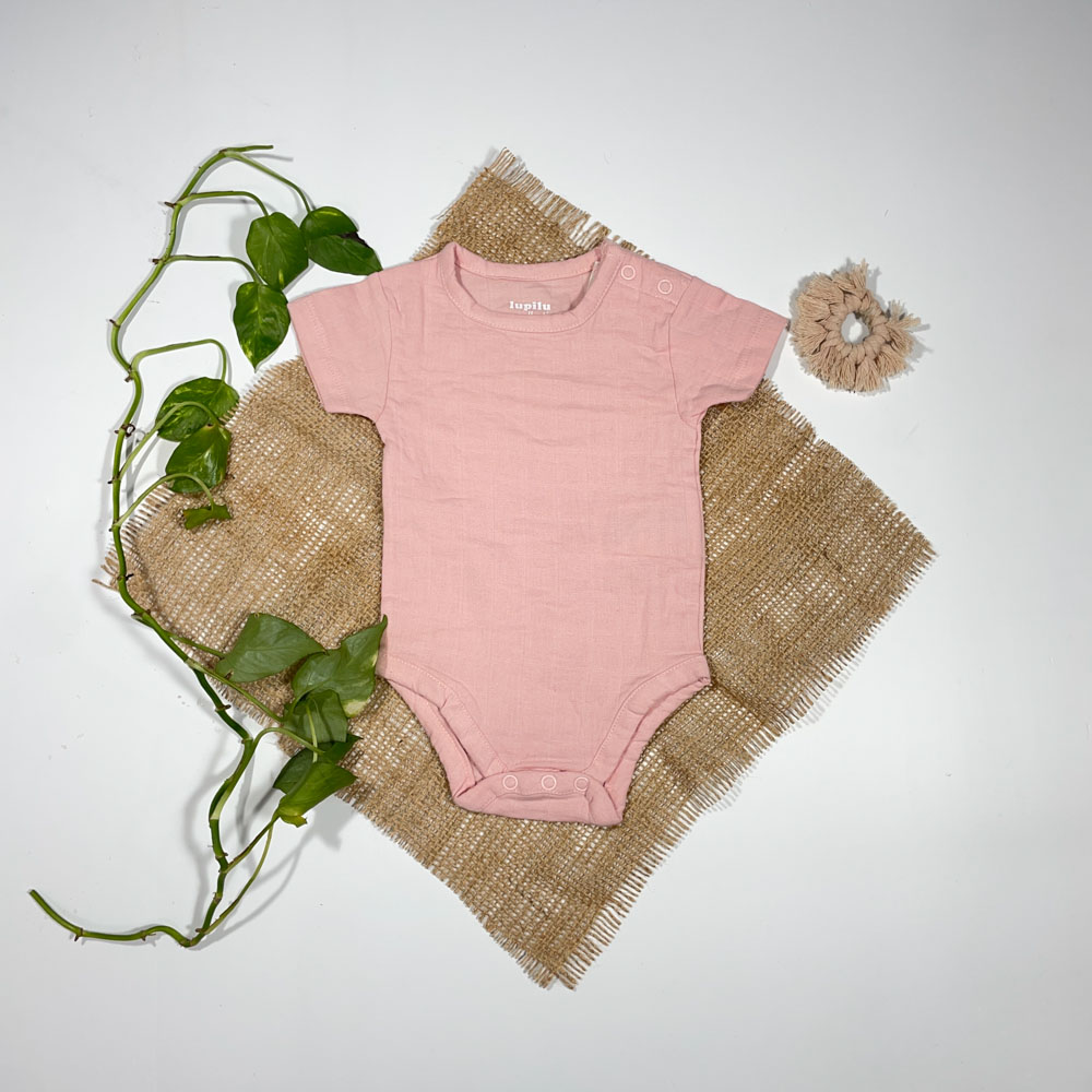 بادی نوزادی دخترانه آستین استین کوتاه برند لوپیلو طرح ساده صورتی کم رنگ