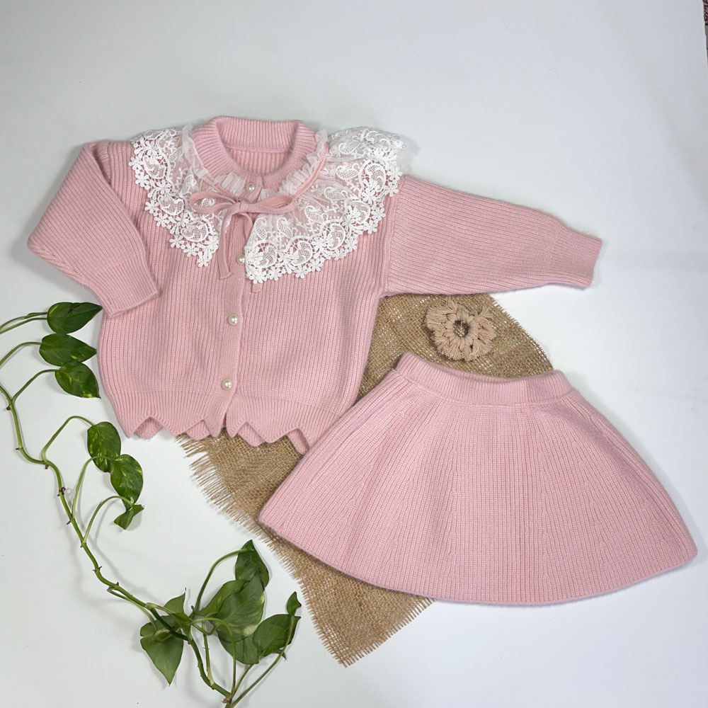 ست بلوز و دامن دخترانه آستین بلند طرح یقه گیپور صورتی رنگ