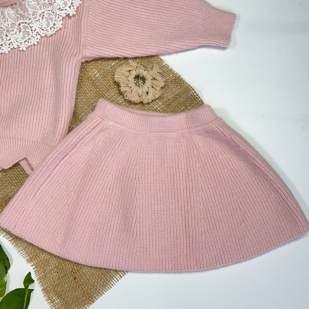 ست بلوز و دامن دخترانه آستین بلند طرح یقه گیپور صورتی رنگ