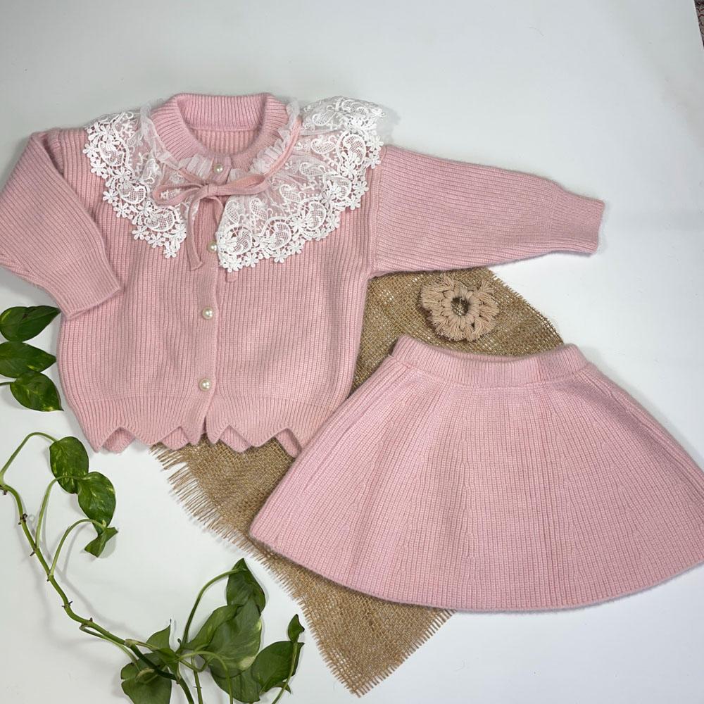 ست بلوز و دامن دخترانه آستین بلند طرح یقه گیپور صورتی رنگ