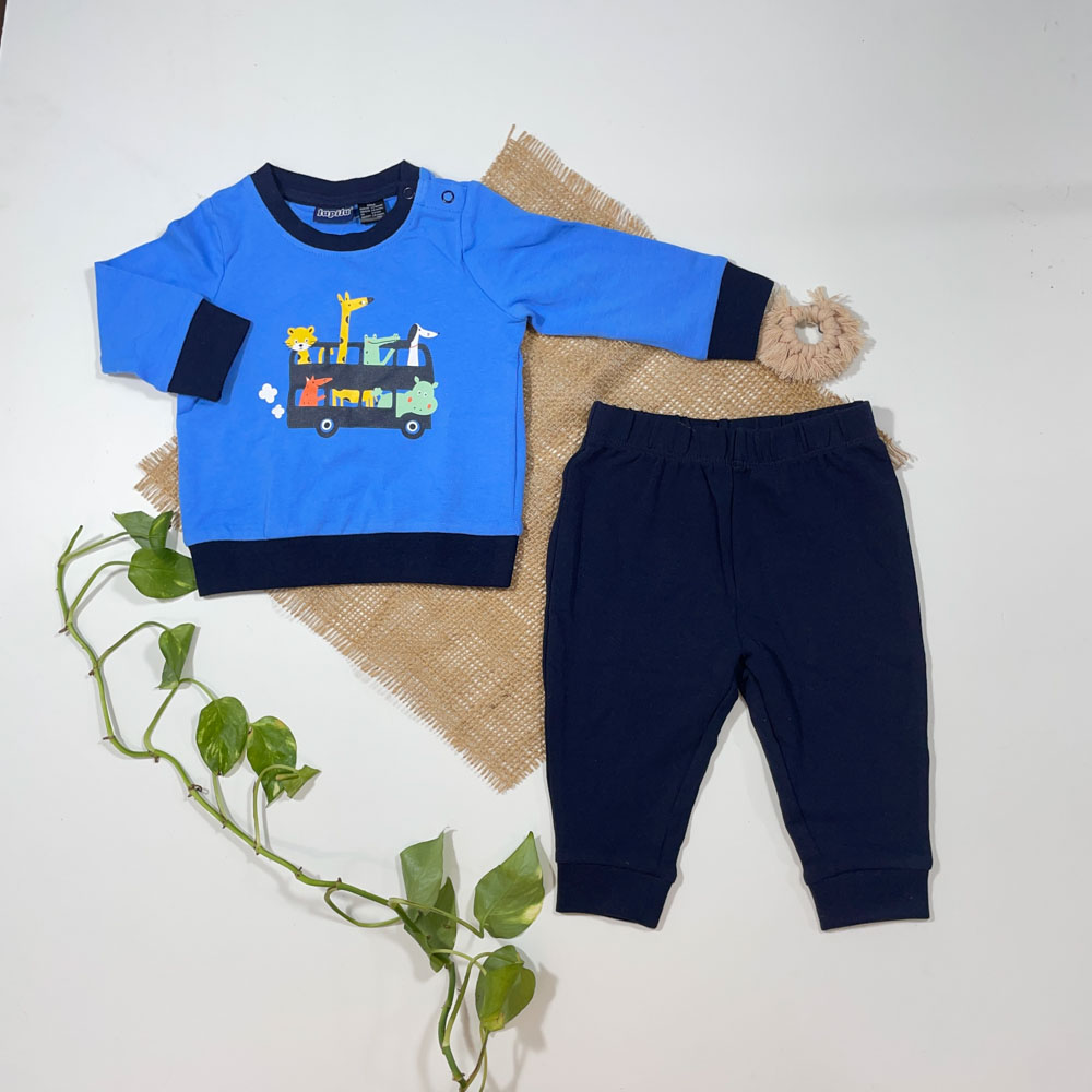 ست بلوز وشلوار نوزادی پسرانه آستین بلند برند لوپیلو طرح عروسکی ماشین بلوز ابی رنگ - 2 تا 6 ماه