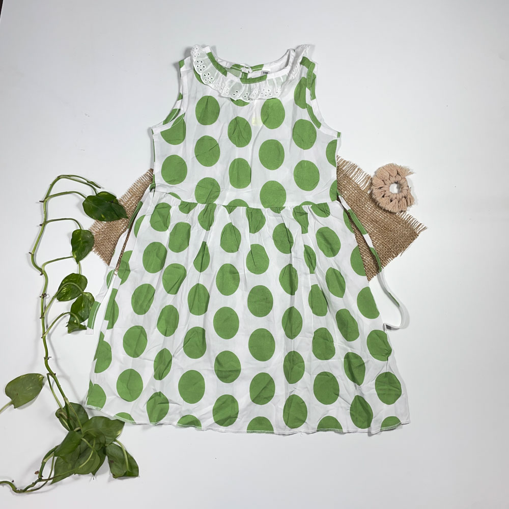 بلوز دامنی دخترانه آستین بلند طرح توپکی توپکی یقه گیپور سفید رنگ - 4 تا 6 سال