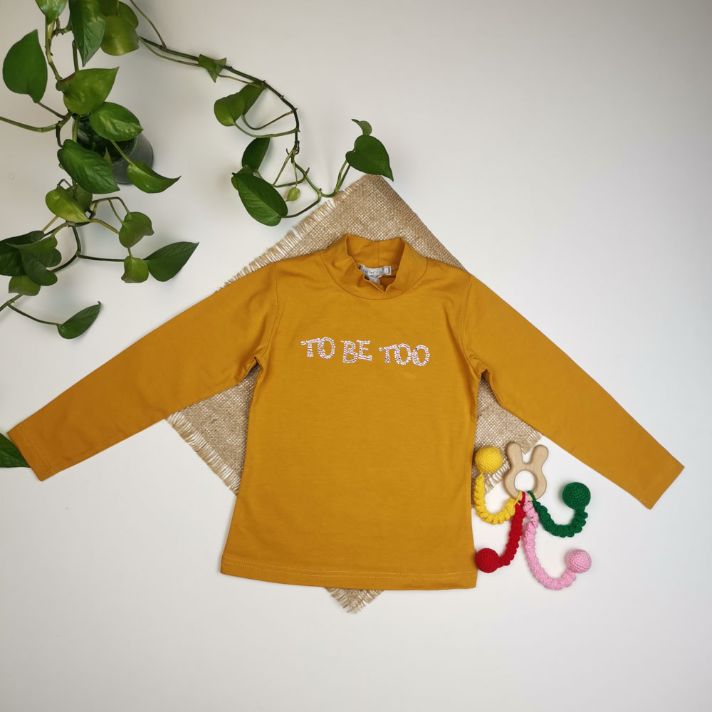 بلوز آستین بلند طرح نوشته دار خردلی رنگ - 3 تا 4 سال