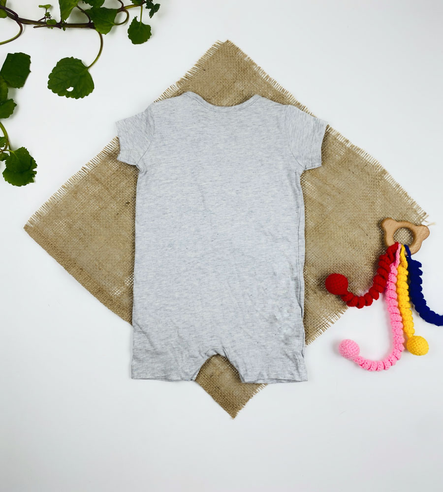 رامپر نوزادی آستین کوتاه برند لوپیلو طرح ساده یقه گرد دودکمه ای طوسی کمرنگ - 2 تا 4 ماه