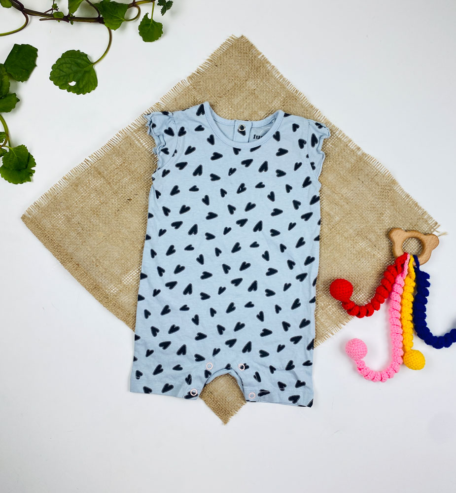 رامپر نوزادی دخترانه آستین تاپ برند لوپیلو طرح قلب قلبی استین حلقه ای چین دار طوسی کمرنگ - 2 تا 4 ماه