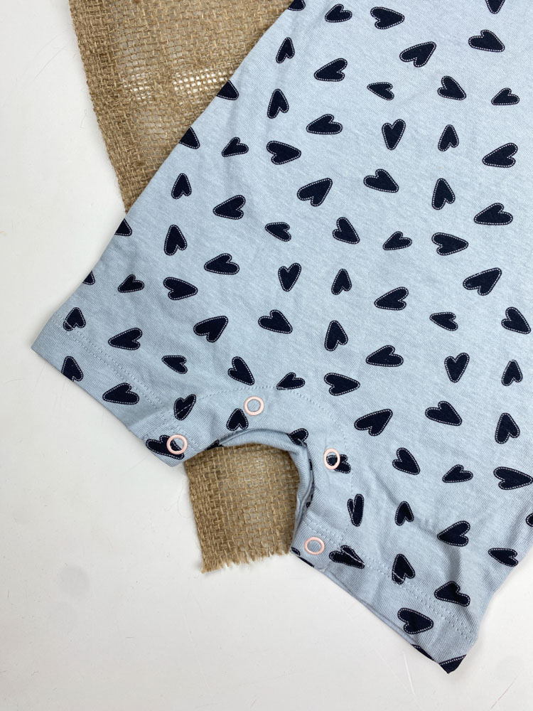 رامپر نوزادی دخترانه آستین تاپ برند لوپیلو طرح قلب قلبی استین حلقه ای چین دار طوسی کمرنگ - 2 تا 4 ماه