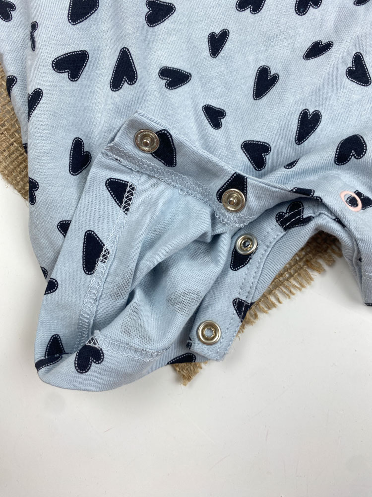 رامپر نوزادی دخترانه آستین تاپ برند لوپیلو طرح قلب قلبی استین حلقه ای چین دار طوسی کمرنگ - 2 تا 4 ماه