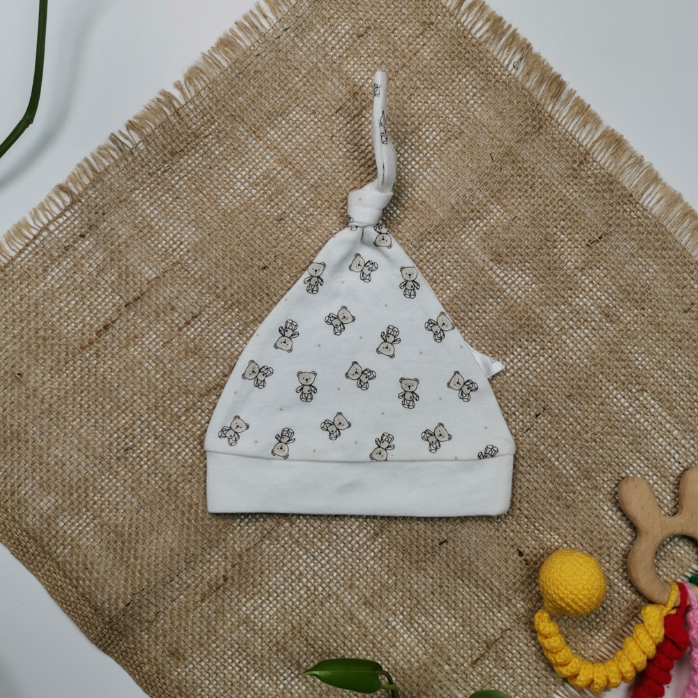 کلاه نوزادی نوزادی طرح خرسی گره ای سفید رنگ - 0 تا 2 ماه