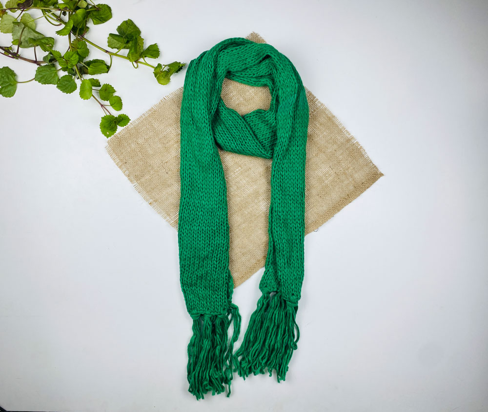 تخفیف یلدایی _ شال گردن طرح شال گردن بافت بلند مدل ریش ریش سبز رنگ - فری سایز