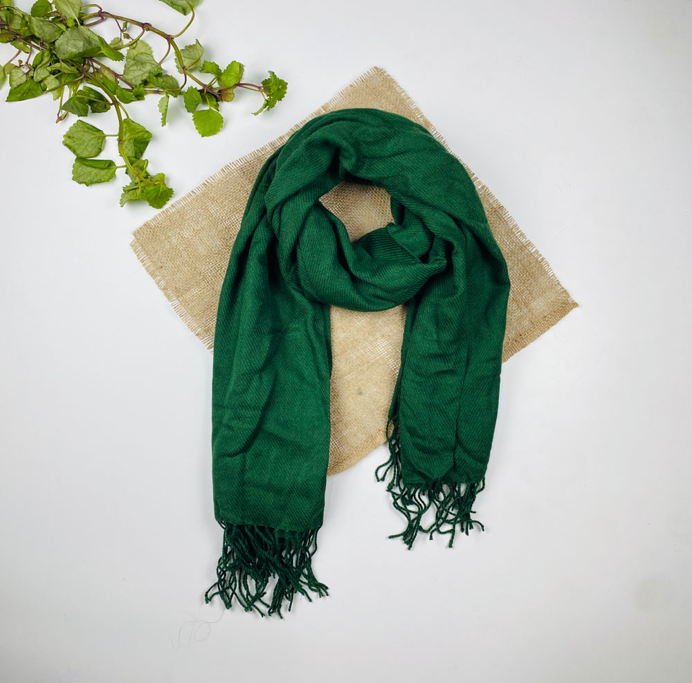 تخفیف یلدایی _ شال گردن طرح ساده ریش ریش سبز رنگ - فری سایز