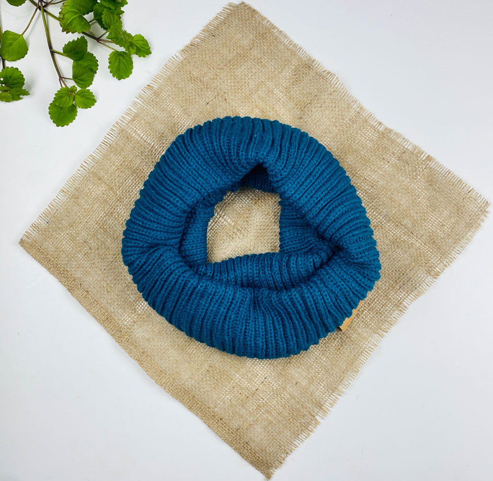 تخفیف یلدایی _ شال رینگی طرح ساده تک رنگ شال رینگی دور گردنی سبزآبی رنگ - فری سایز