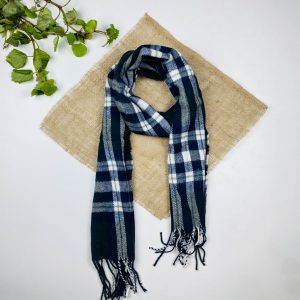 تخفیف یلدایی _ شال گردن طرح چهار خونه ای ریش ریش مشکی رنگ - فری سایز