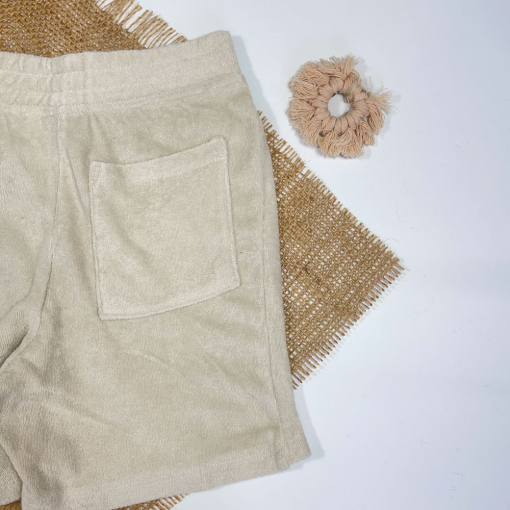 شلوارک پسرانه برند Iupilu طرح پشت جیب دار کمر کش شیری رنگ - 4 تا 6 سال