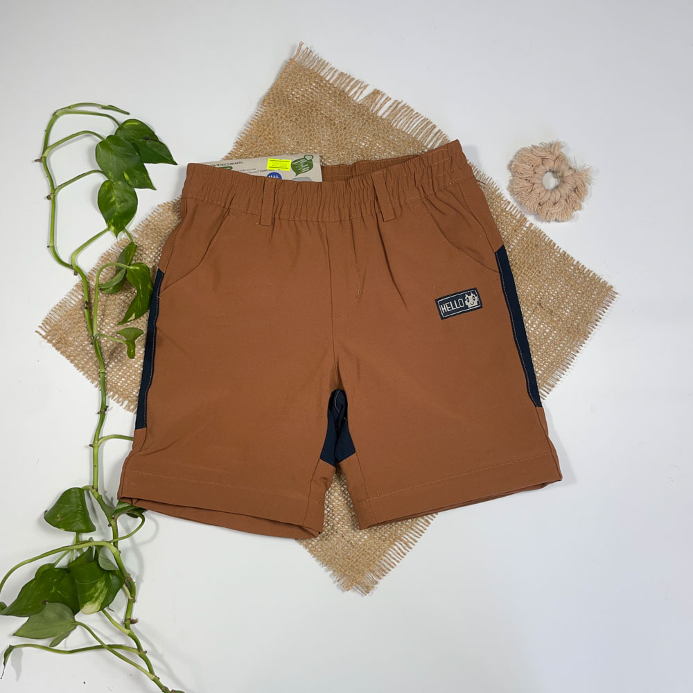 شلوارک پسرانه برند Iupilu طرح جلو جیب دار کمرکش و شلوار شو قهوه ای روشن رنگ - 6 سال