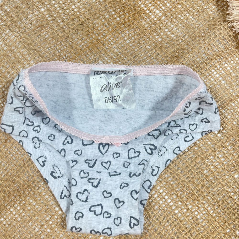 شورت نوزادی دخترانه برند Alive طرح قلب قلبی پاپیونی طوسی رنگ - 12 تا 24 ماه