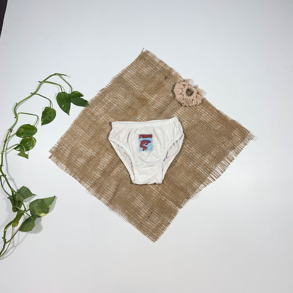 شورت نوزادی دخترانه طرح اسپایدرمن سفید رنگ - 12 تا 24 ماه