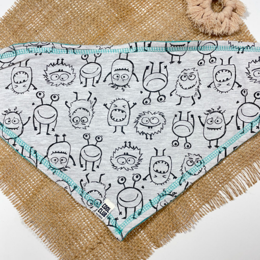 پیشبند برند Cool club طرح عروسکی پشت ساده سبز طوسی رنگ - فری سایز