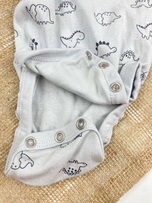 ایراد دار _ بادی نوزادی آستین کوتاه برند h and m طرح دایناسور و تمساح یقه دکمه ای طوسی کمرنگ