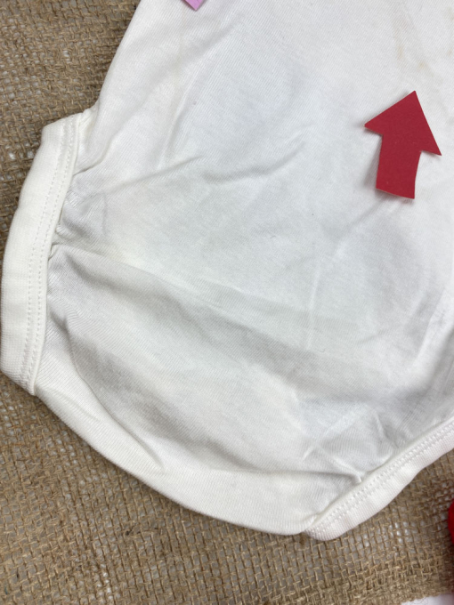 ایراد دار _ بادی نوزادی آستین بلند طرح تدی یقه گرد سفید رنگ - 2 تا 3 ماه