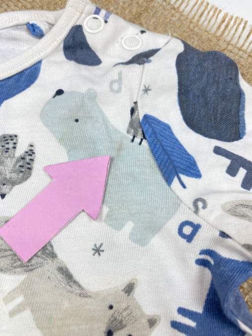 ایراد دار _ بادی نوزادی آستین بلند طرح حیوانات یقه گرد دو دکمه سفید رنگ - 0 تا 3 ماه