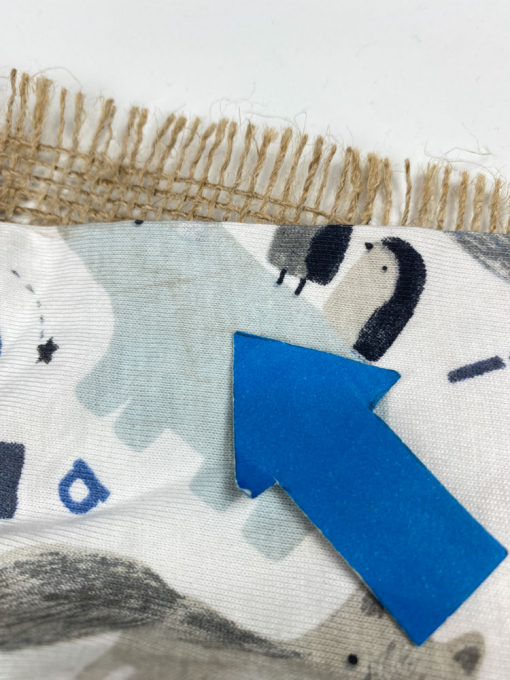 ایراد دار _ بادی نوزادی آستین بلند طرح حیوانات یقه گرد دو دکمه سفید رنگ - 0 تا 3 ماه