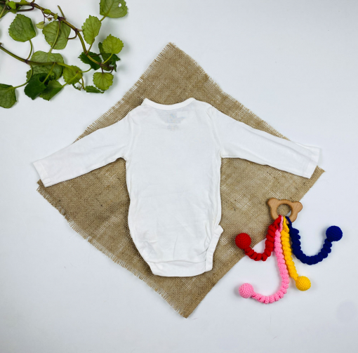 ایراد دار _ بادی نوزادی دخترانه آستین بلند طرح راکدست طرح دخترونه بادی یقه گرد سفید رنگ - 2 تا 3 ماه